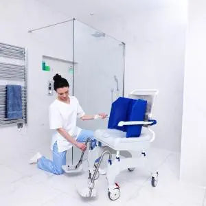 Clarke Healthcare A1641990 Aquatec Ergo XL Shower Chair, 400 Ibs, Greater Adaptability