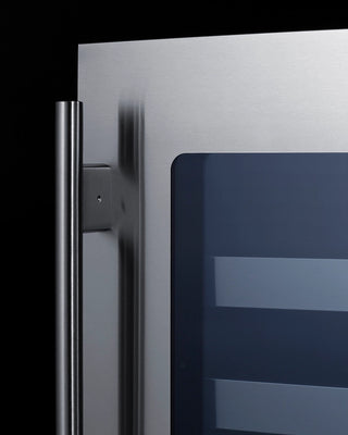 Summit ASDW1522 close-up of stainless door handle and glass door