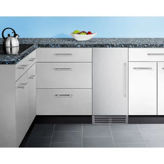 Summit BIM44GCSS Built-In 50 lb Clear Icemaker closed door view stainless steel finish